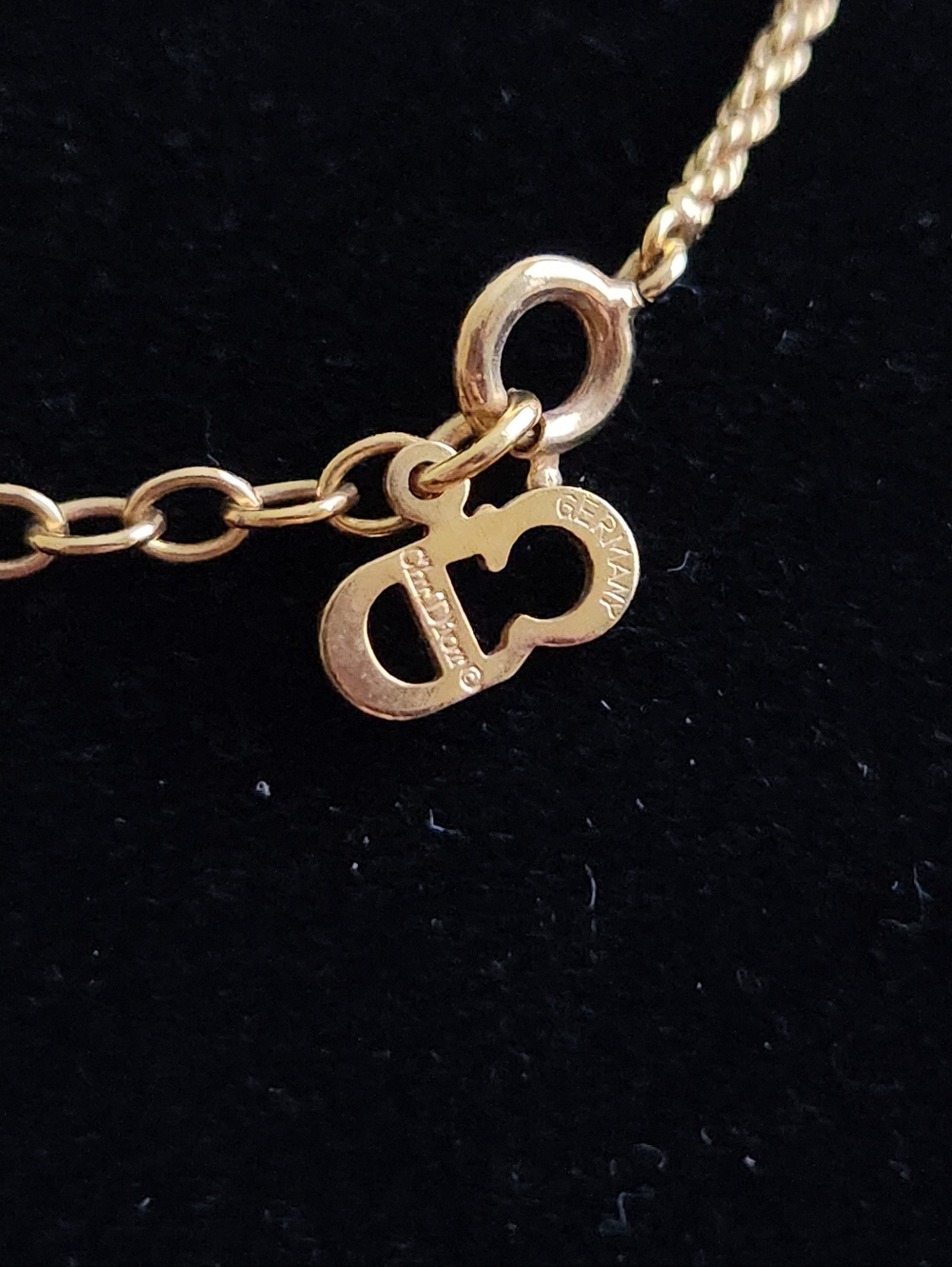 Christian Dior CD Logo Gold Plated Teardrop Pendant Necklace Crystal Accents - Picture 4 of 6